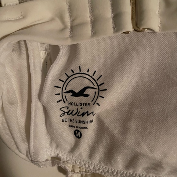 hollister synched bandeau bikini w/ removable straps- size M - Picture 3 of 3